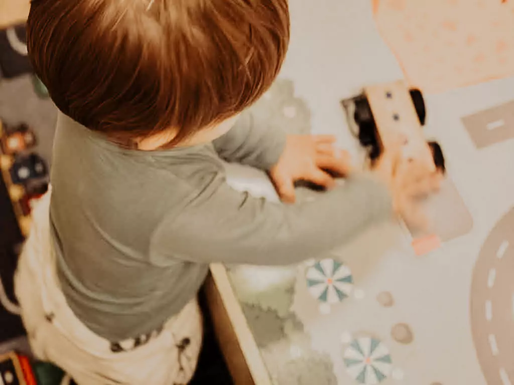 coco travel falkensteiner lido baby beim spielen