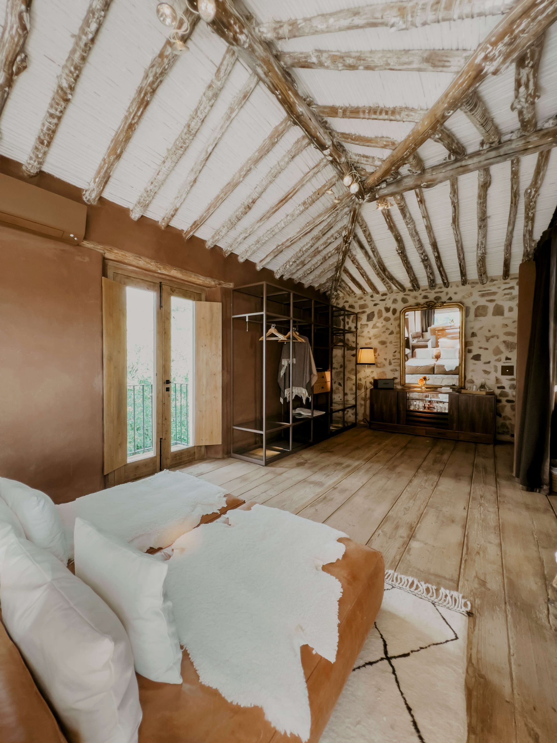 cocotravel travelbirds ladonaira 01 scaled cocotravel travelbirds ladonaira 01 scaled