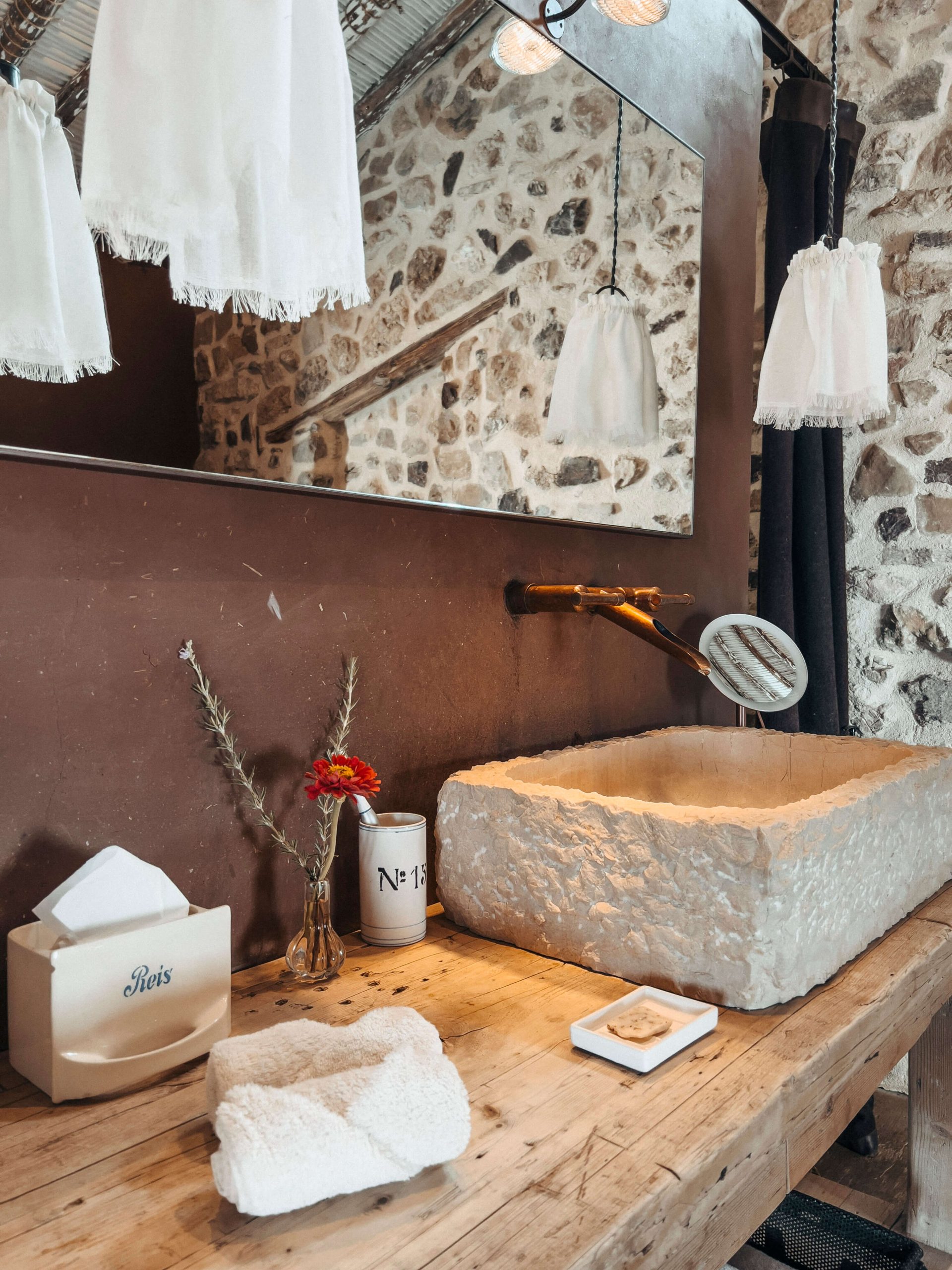 cocotravel travelbirds ladonaira 04 scaled cocotravel travelbirds ladonaira 04 scaled