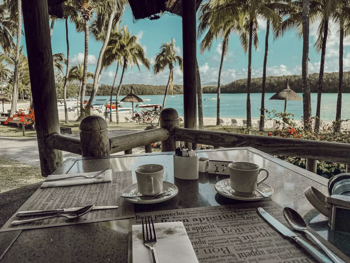 COCOtravel Beachcomber Shandrani Fruehstueck