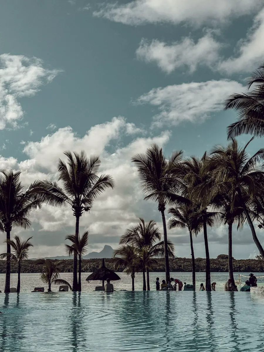 COCOtravel Beachcomber Shandrani Pool