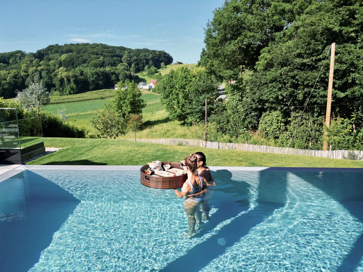 COCOtravel Julianhof Floating breakfast COCOtravel Julianhof Floating breakfast