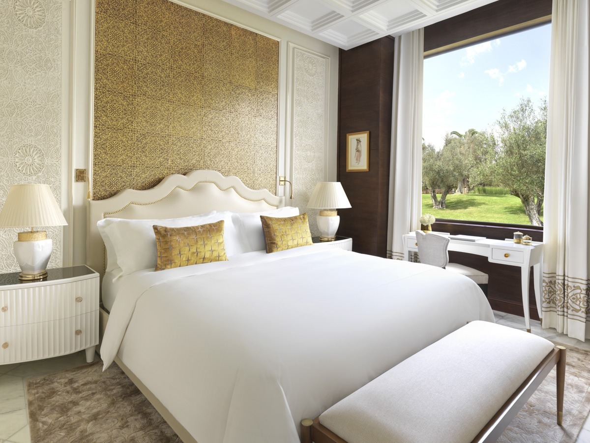 RCR Deluxe Room Ground Floor Garden View Bedroom 0001 v2 no flower