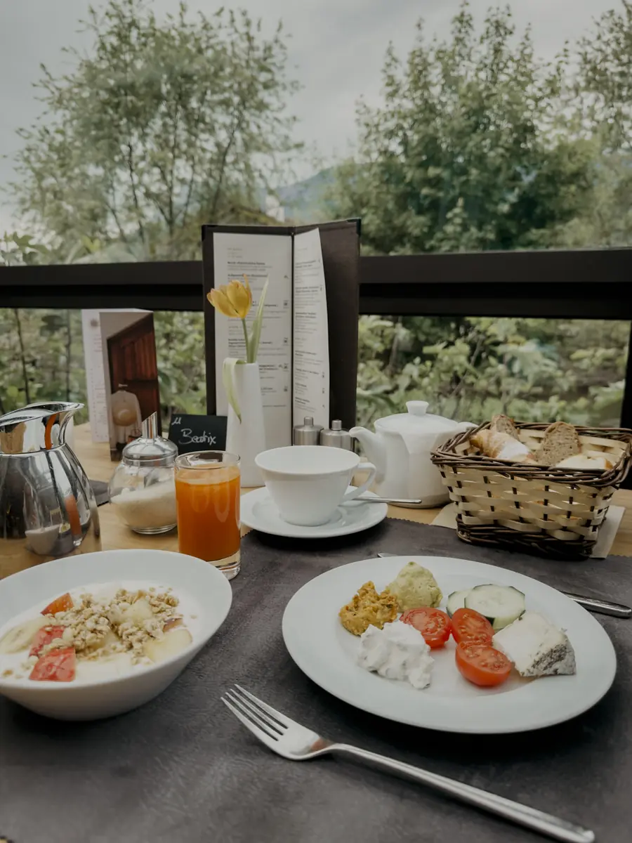 COCOtravel Suedtirol TheinersGarten Fruehstueck