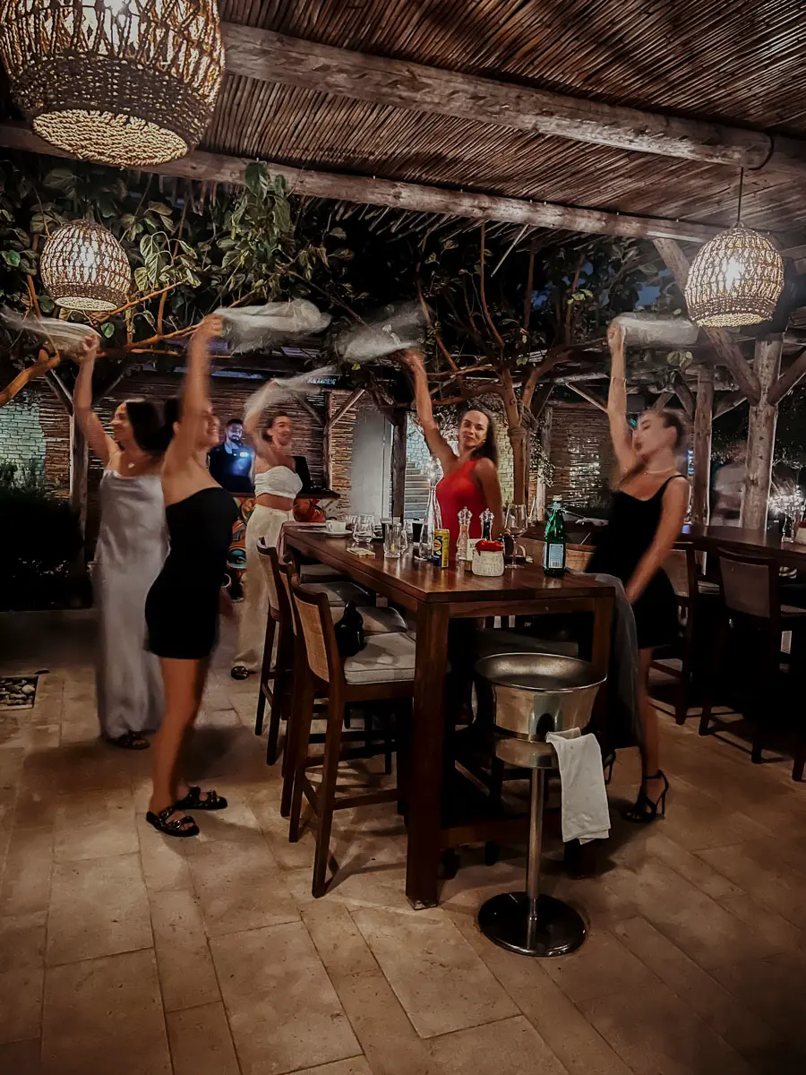 COCOtravel Zypern CapStGeorges Dinner Kohili Party