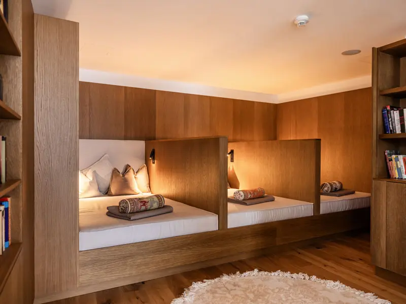 COCOtravel Seevilla Wolfgangsee Ruheraum mit Bibliothek