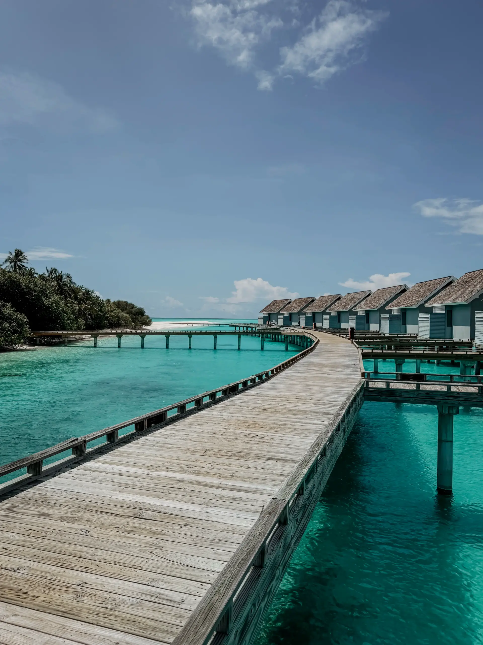 COCOtravel Malediven Kuramathi Aussenanlage 8 scaled