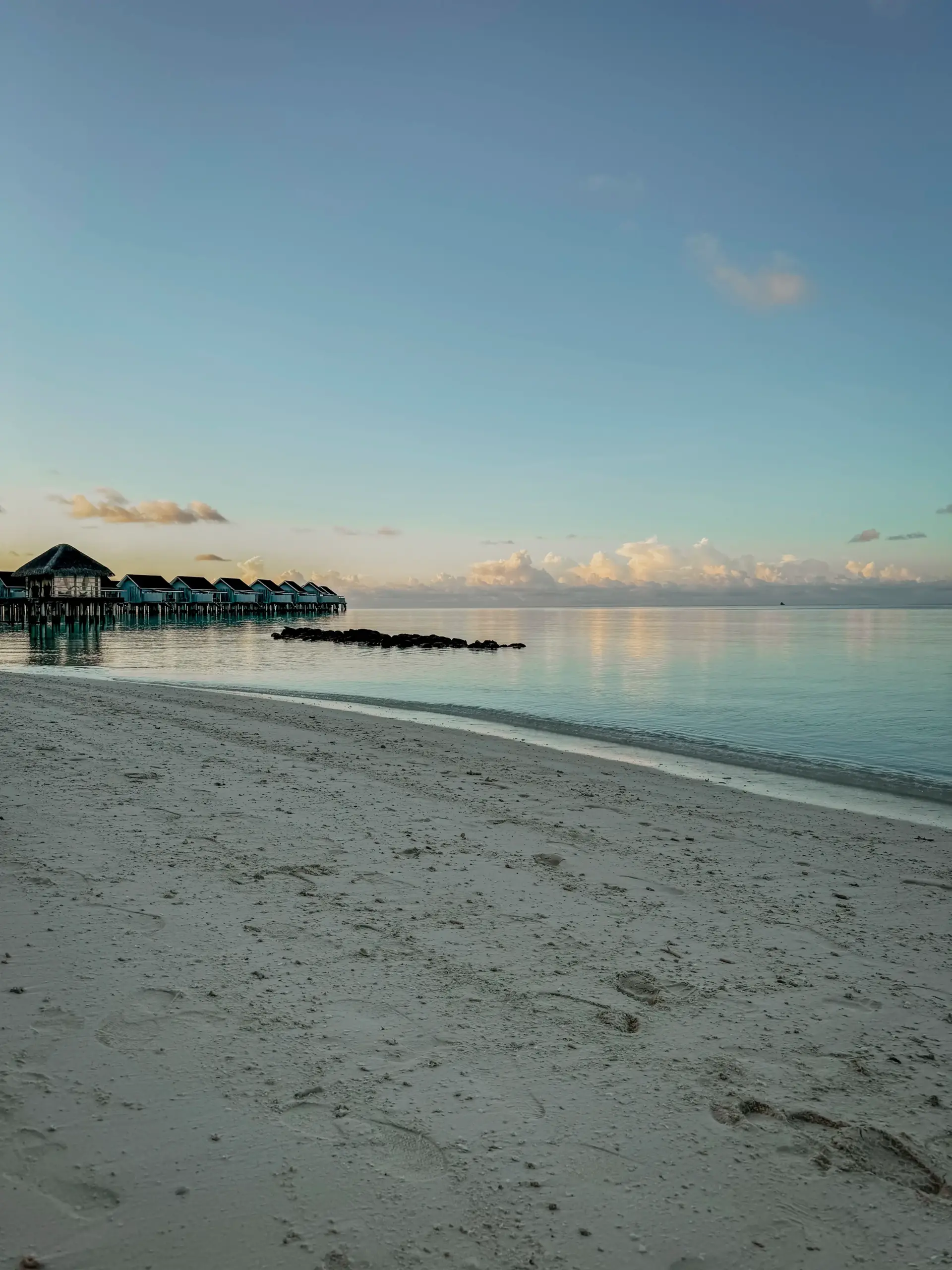 COCOtravel Malediven Kuramathi Beach 8 scaled