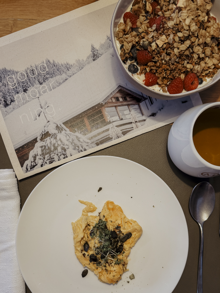 COCOtravel 202501 Moargut Fruehstueck