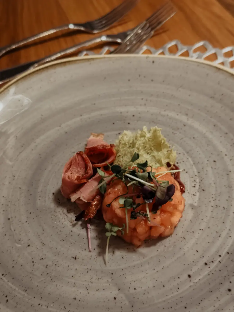 COCOtravel Baumhaus Lodge Gassner Neukirchen Abendessen2.jpg COCOtravel Baumhaus Lodge Gassner Neukirchen Abendessen2.jpg