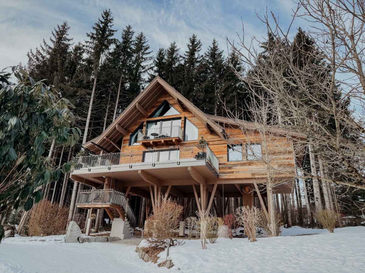 COCOtravel Baumhaus Lodge Gassner Neukirchen aussenansicht quer.JPG