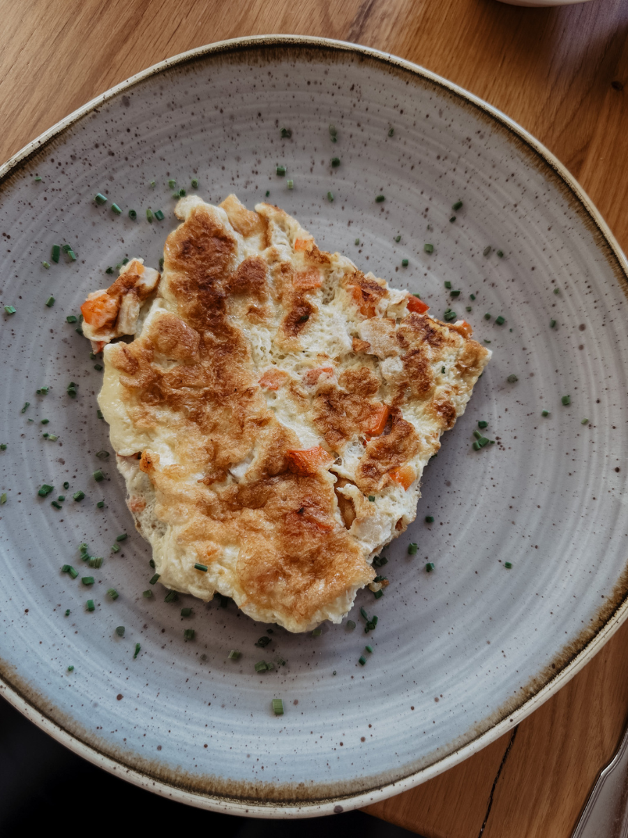 COCOtravel Baumhaus Lodge Gassner Neukirchen fruehstueck eier.jpg