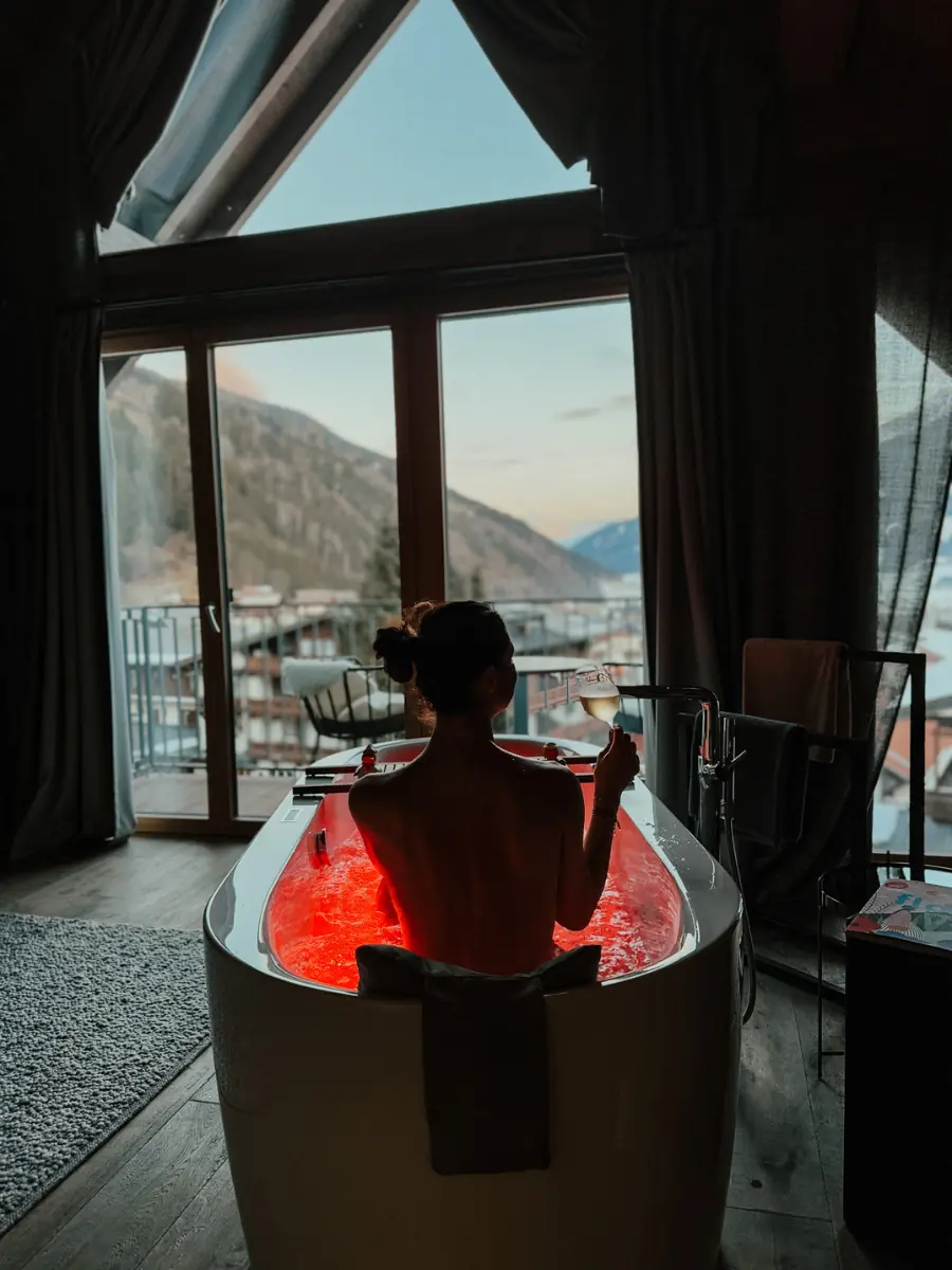 COCOtravel Baumhaus Lodge Gassner Neukirchen silvia badewanne.jpg COCOtravel Baumhaus Lodge Gassner Neukirchen silvia badewanne.jpg