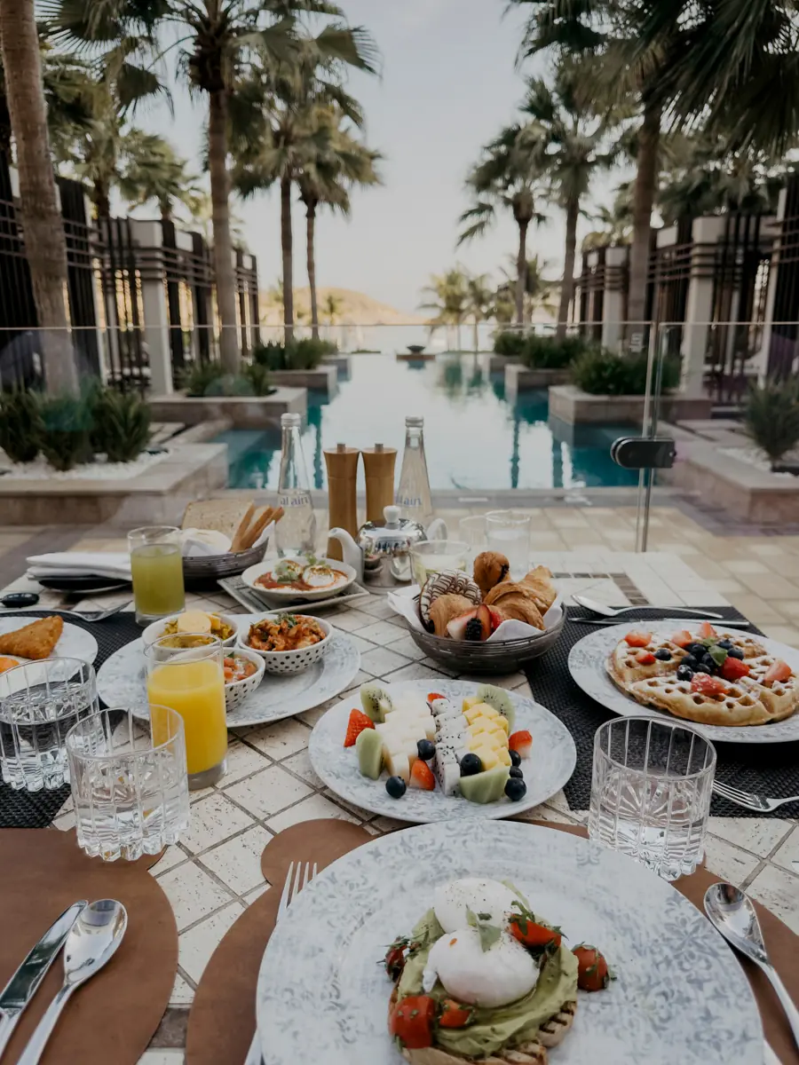 COCOtravel Oman JumeirahMuscatBay Fruehstueck