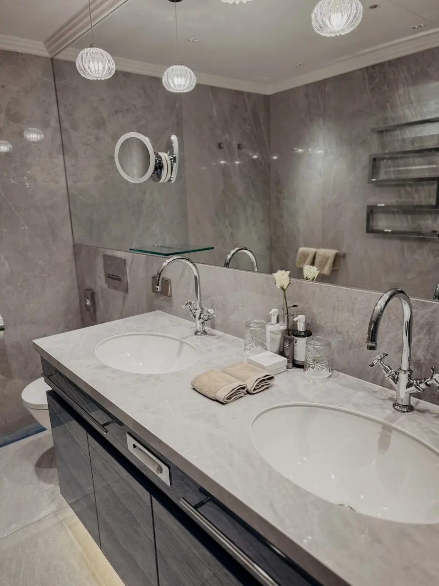 COCOtravel SchlossSeefels Badezimmer