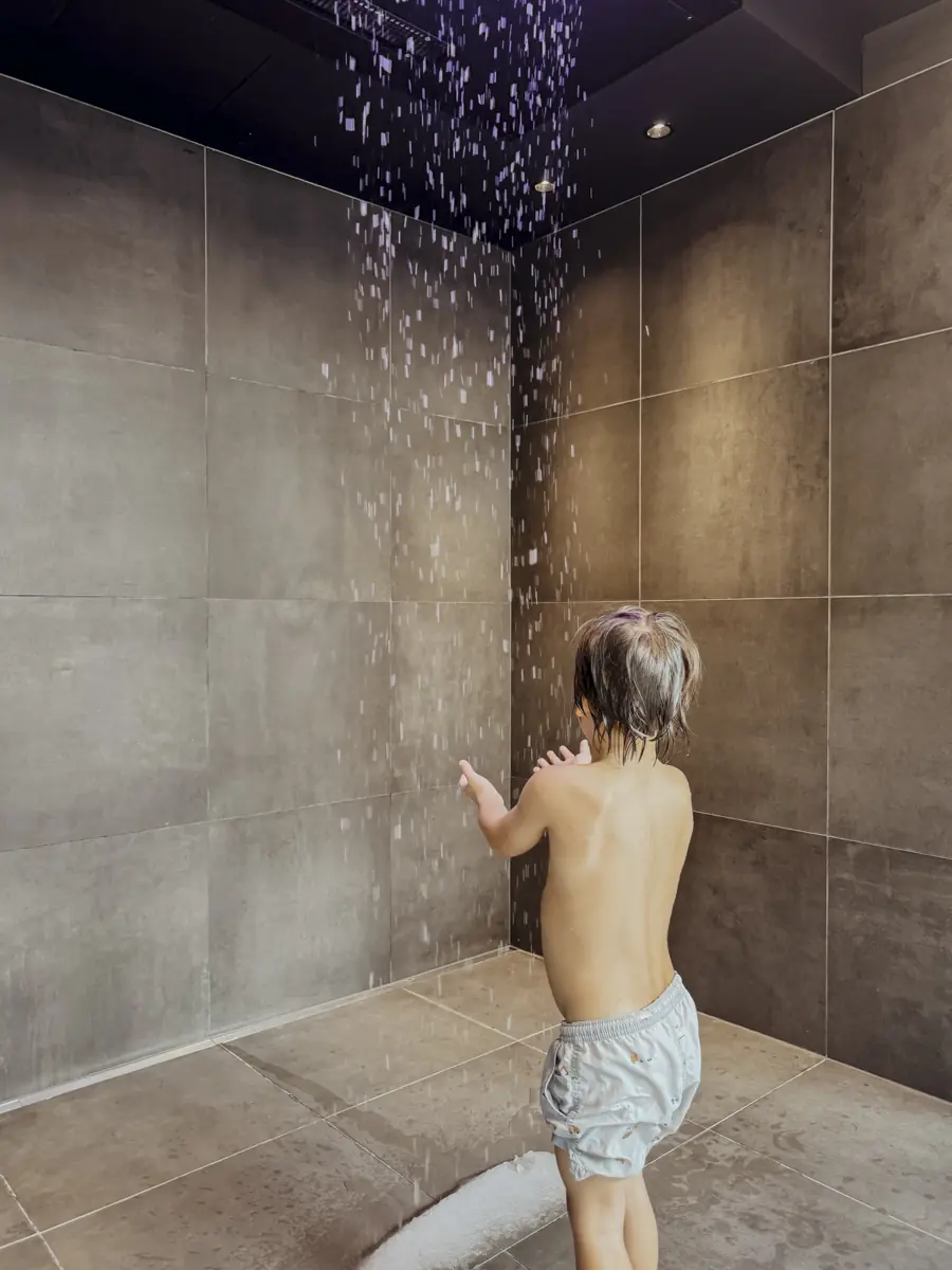 COCOtravel Oesterreich Kesselgrub Spa Snowdusche