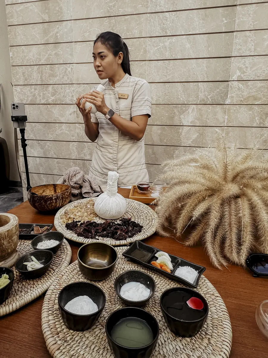 COCOtravel Oman AlilaHinuBay Spa Lesson 2