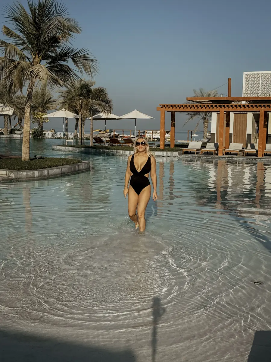 COCOtravel RAK Interconti Pool 2