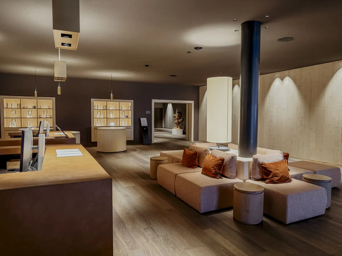 COCOtravel Suedtirol AkiPlose Spa Rezeption 11