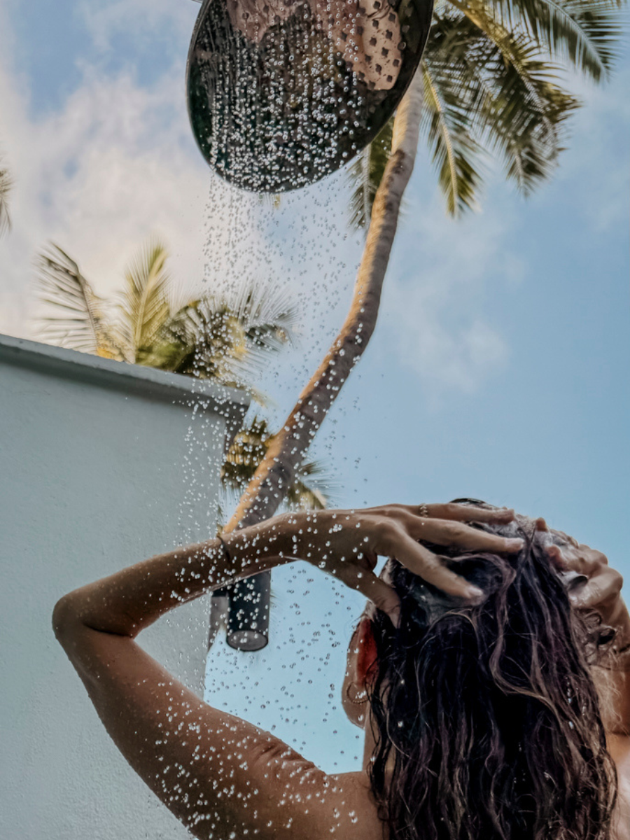 COCOtravel Malediven Nova BeachVilla Bad Dusche 76.jpg