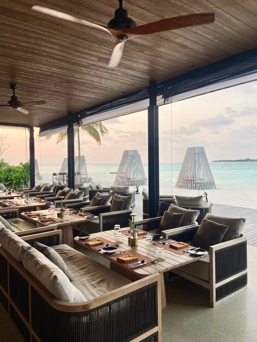 COCOtravel Malediven Raayabyatmosphere AMPERND1