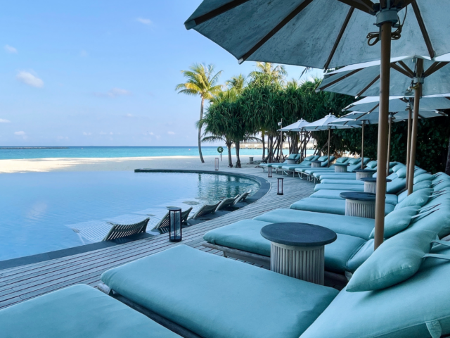 COCOtravel Malediven Raayabyatmosphere LiegenamPool