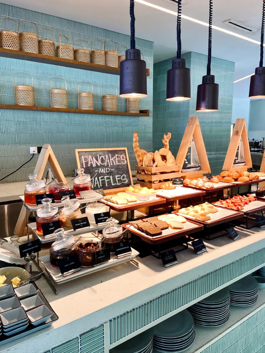 COCOtravel Malediven Raayabyatmosphere PancakeBuffet