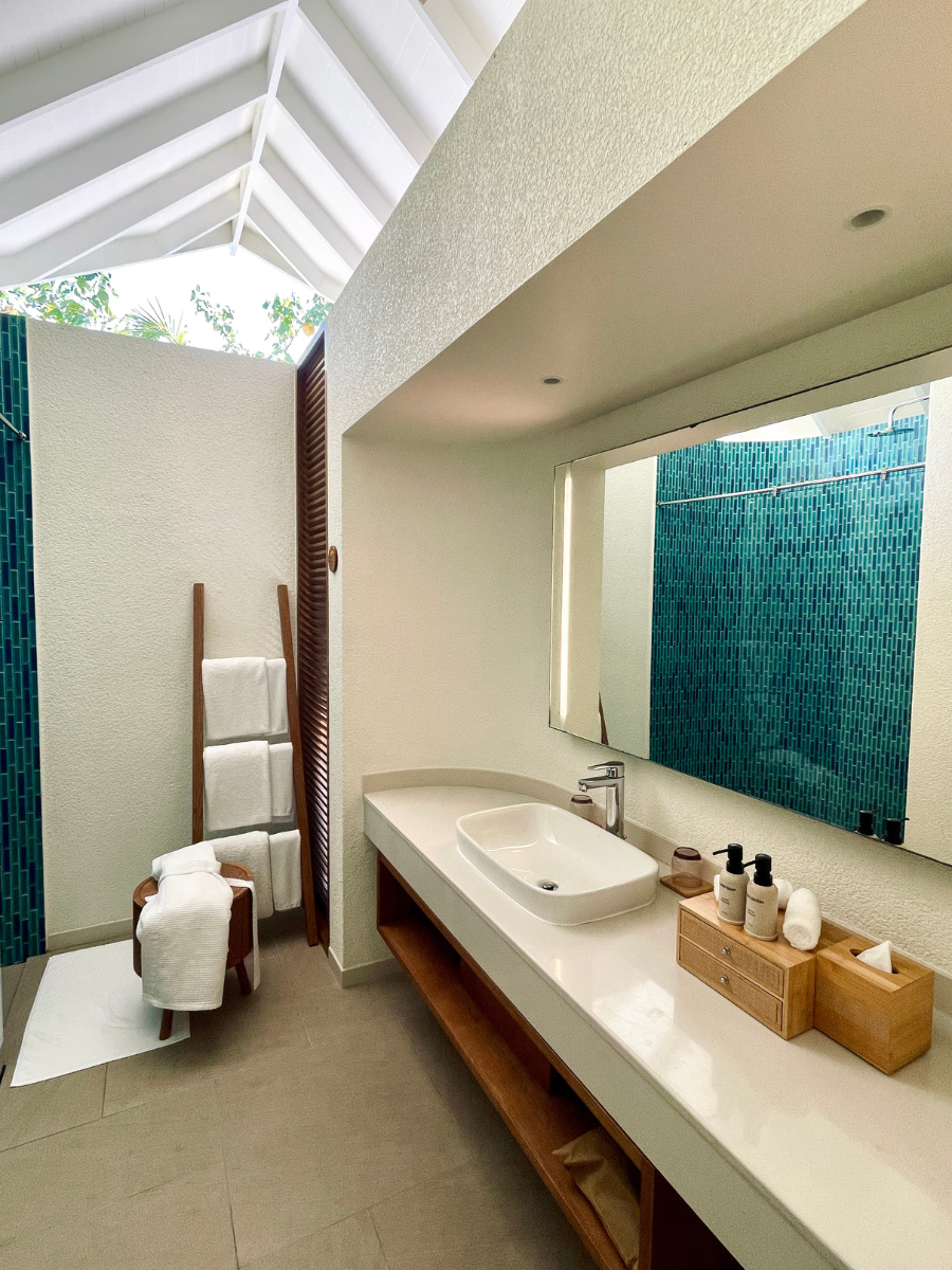 COCOtravel Malediven Raayabyatmosphere Privatepool1 COCOtravel Malediven Raayabyatmosphere Bad COCOtravel Malediven Raayabyatmosphere Privatepool1 COCOtravel Malediven Raayabyatmosphere Bad