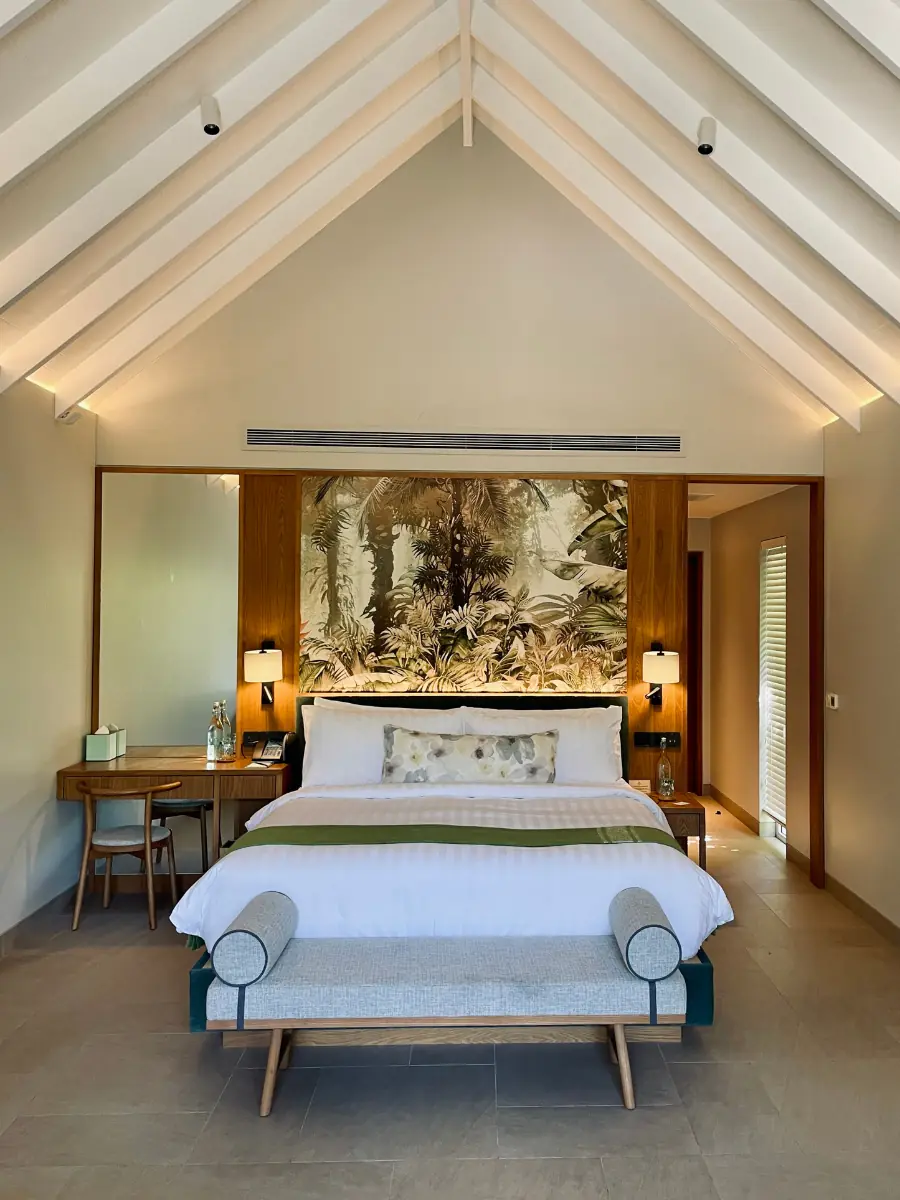 COCOtravel Malediven Raayabyatmosphere ZimmerBett