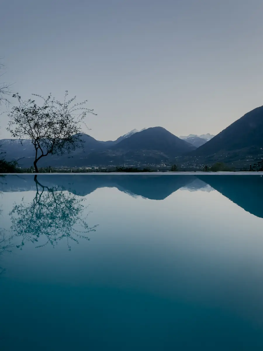 COCOtravel Suedtirol VillaEden Pool Berge2