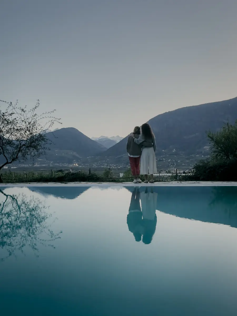 COCOtravel Suedtirol VillaEden Pool MamaTochter