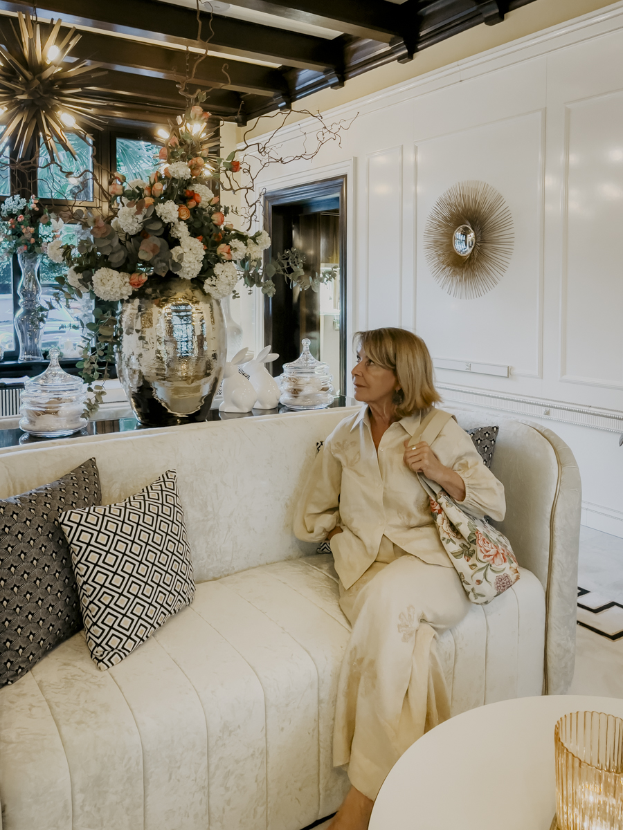 COCOtravel Suedtirol VillaEden Sofa1