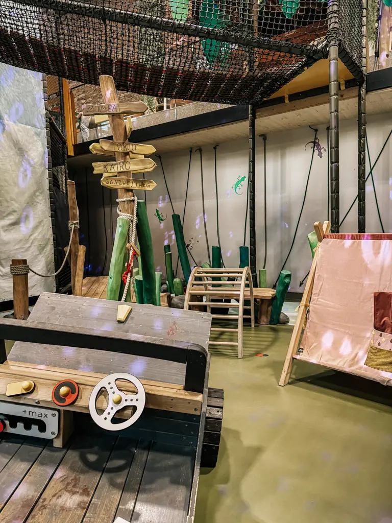 COCOtravel Eder Frida Indoor Spass 02