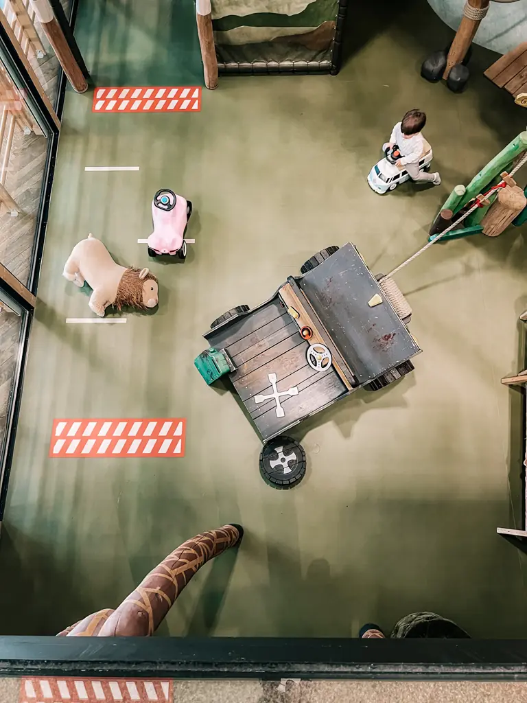 COCOtravel Eder Frida Indoor Spass 11