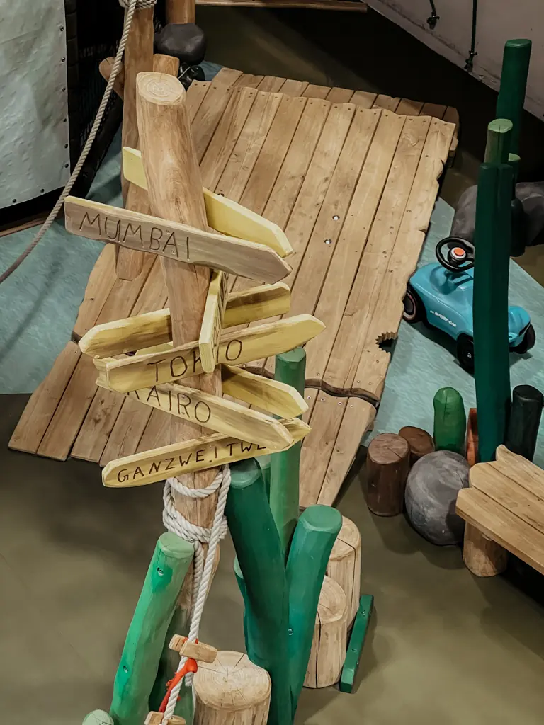 COCOtravel Eder Frida Indoor Spass 12