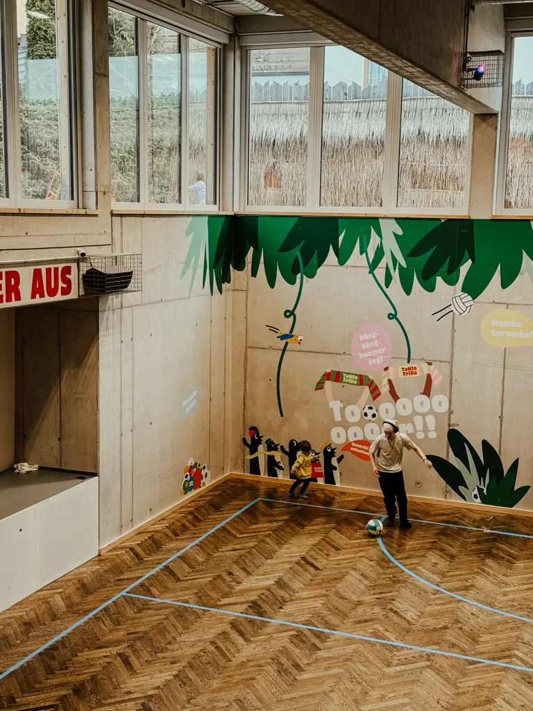 COCOtravel Eder Frida Indoor Spass 13