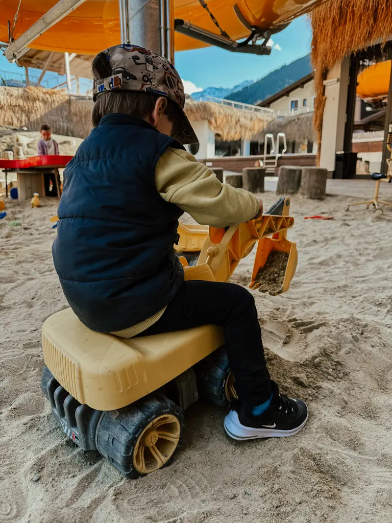 COCOtravel Eder Frida Indoor Spass 14