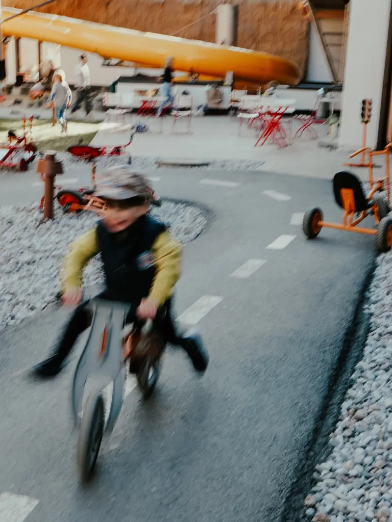 COCOtravel Eder Frida Indoor Spass 17