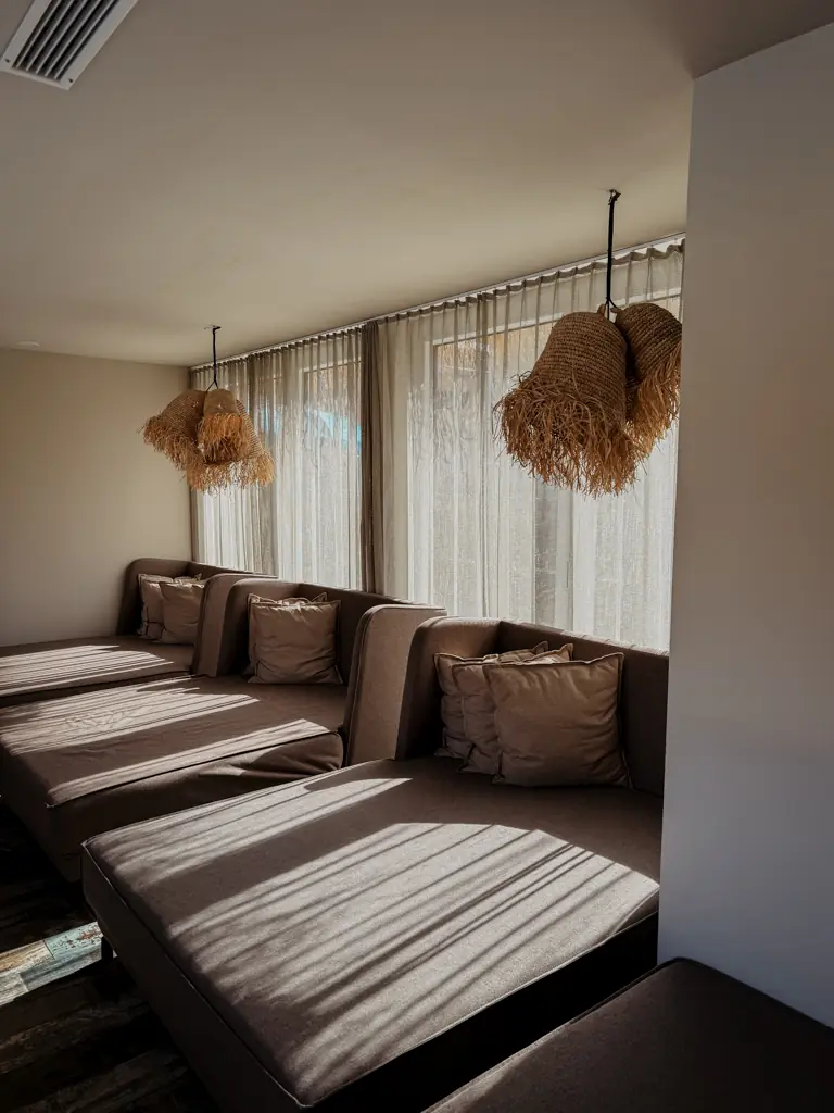 COCOtravel Eder Frida Pool 16