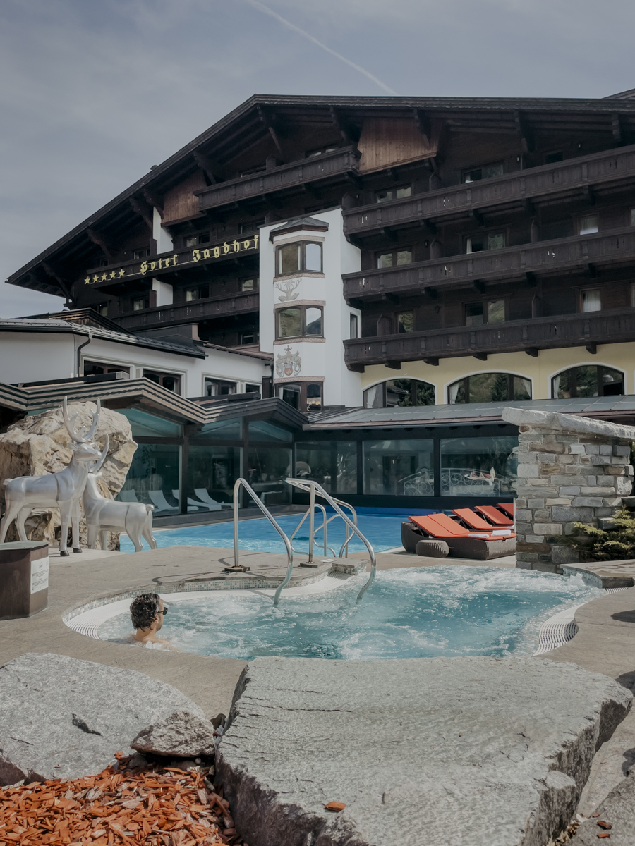 COCOtravel Oesterreich Jagdhof Aussenpool COCOtravel Oesterreich Jagdhof Aussenpool