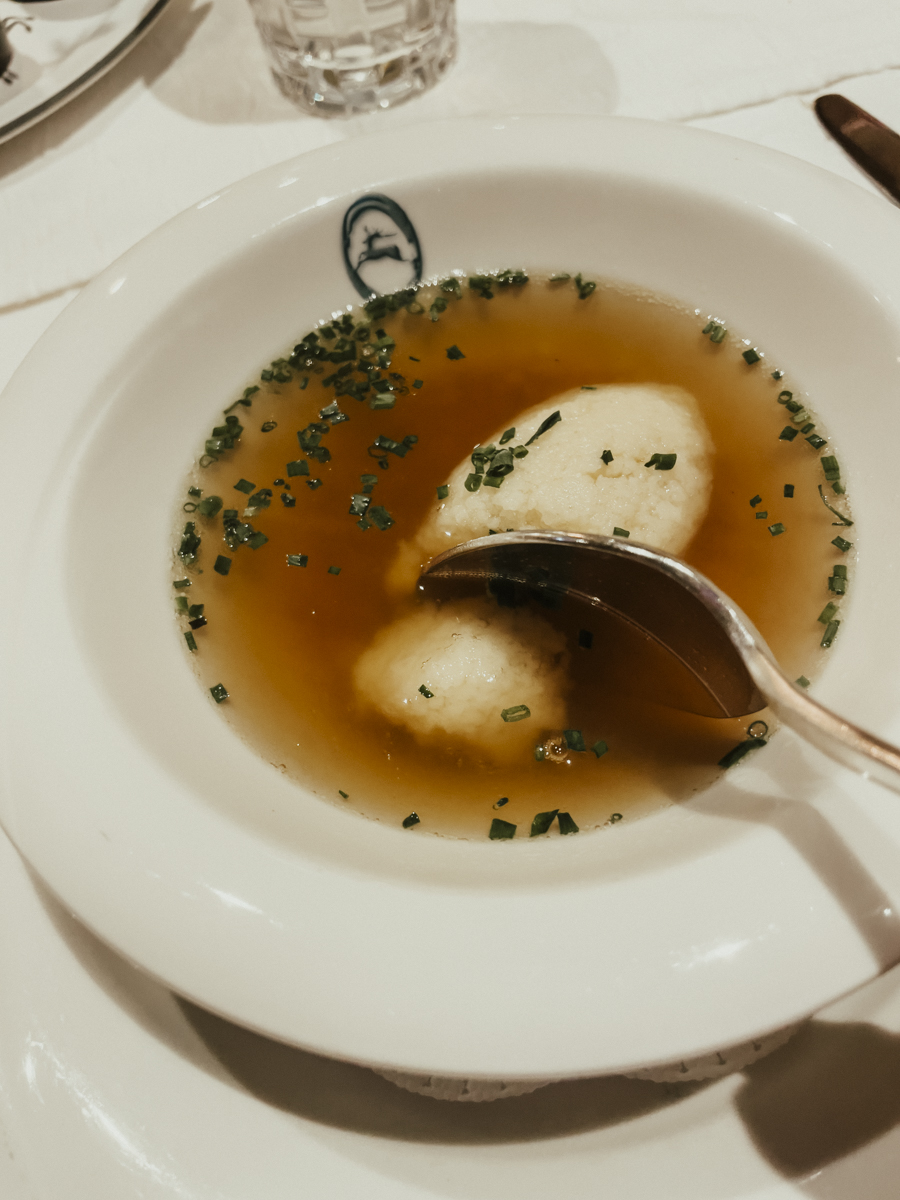 COCOtravel Oesterreich Jagdhof Griesnockerlsuppe COCOtravel Oesterreich Jagdhof Griesnockerlsuppe