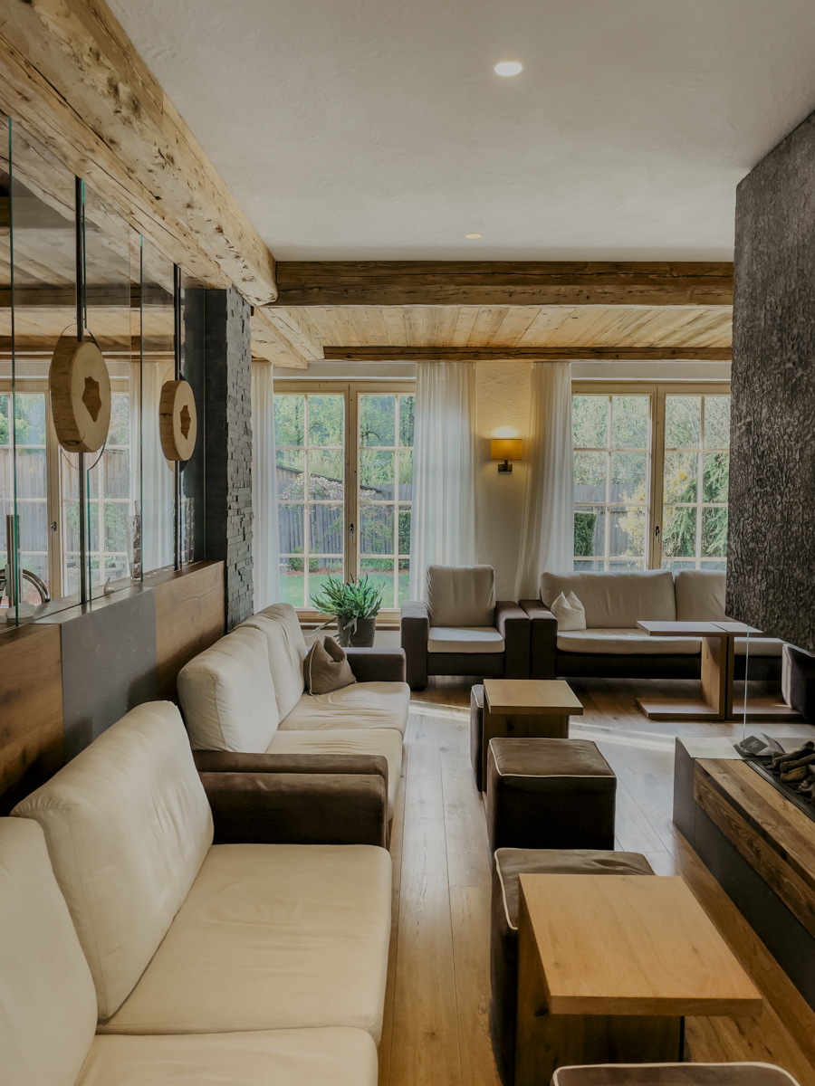 COCOtravel Oesterreich Jagdhof RuhebereichKamin COCOtravel Oesterreich Jagdhof RuhebereichKamin