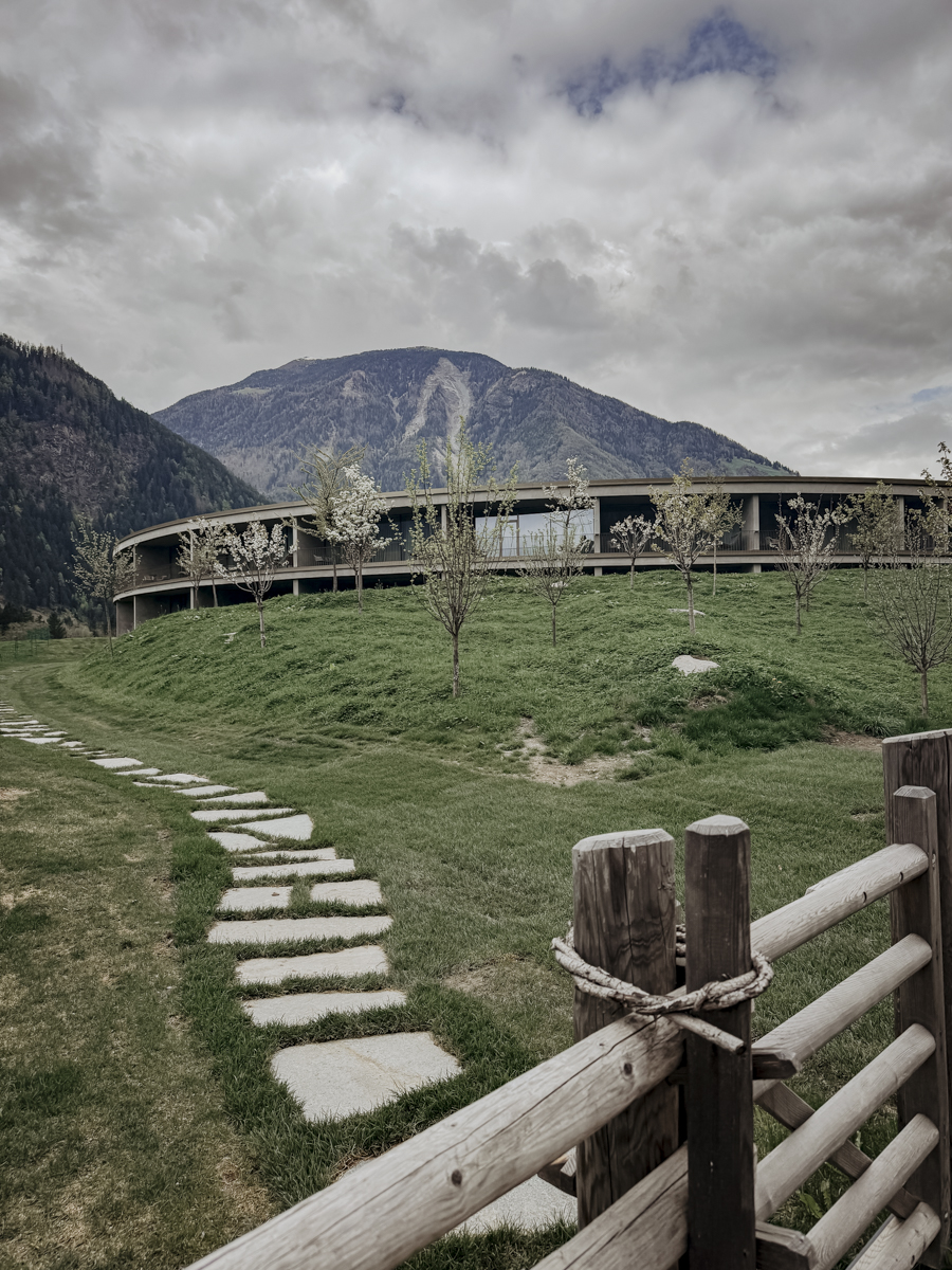 COCOtravel Suedtirol OLM Aussenansicht 9 COCOtravel Suedtirol OLM Aussenansicht 9