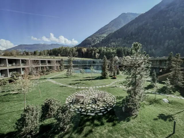COCOtravel Suedtirol OLM Aussenansicht Pool 11