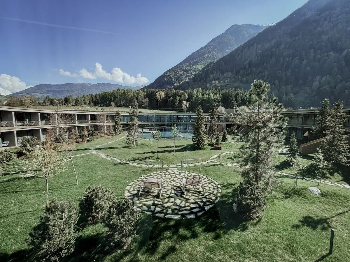 COCOtravel Suedtirol OLM Aussenansicht Pool 11