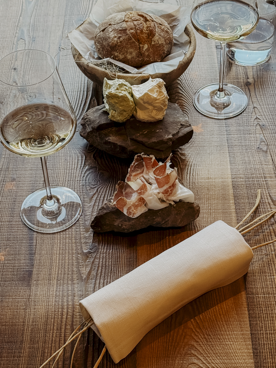 COCOtravel Suedtirol SkyiewChalets Hebbos Spring Menu 29 COCOtravel Suedtirol SkyiewChalets Hebbos Spring Menu 29