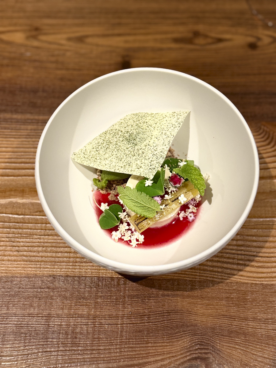 COCOtravel Suedtirol SkyiewChalets Hebbos Spring Menu 37 COCOtravel Suedtirol SkyiewChalets Hebbos Spring Menu 37