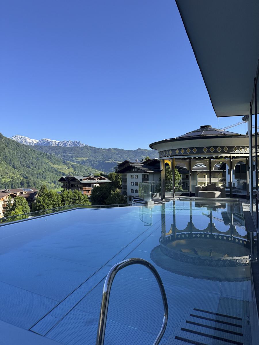 COCOtravel Alpina alpendorf stjohann rooftoppool hoch