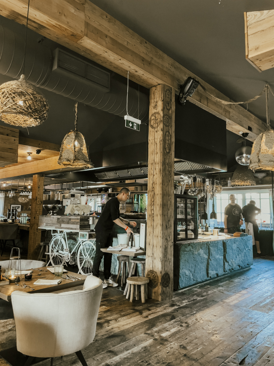 COCOtravel Oesterreich MariaAlm Sepp Dachboden Abendessen Service