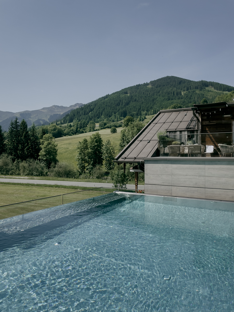 COCOtravel Oesterreich MariaAlm Sepp Pool BlickInsGruene